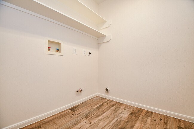 Photo - 835 Victoria Lakes Dr