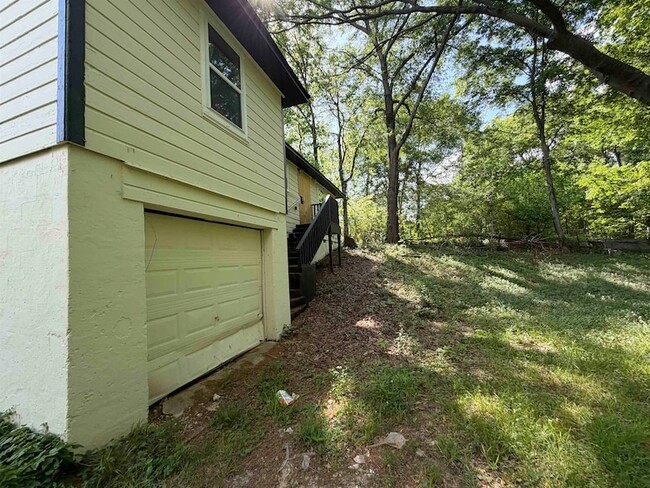 Photo - 8 E Brooks Rd