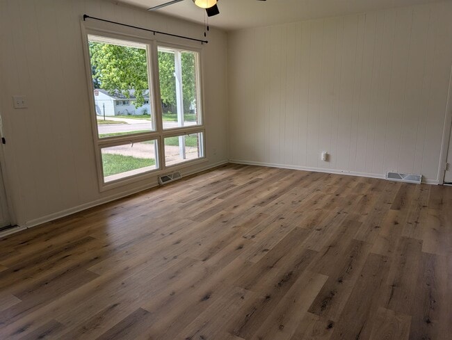 Photo - 311 Stewart Dr