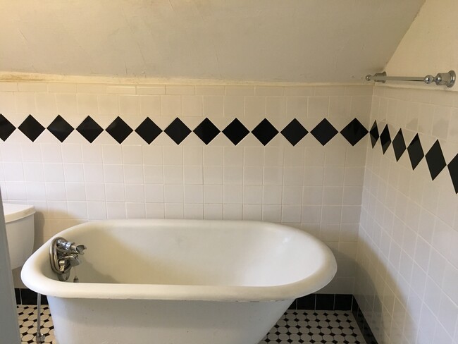 Photo - 1008 Worden St SE Unidad Apt 3