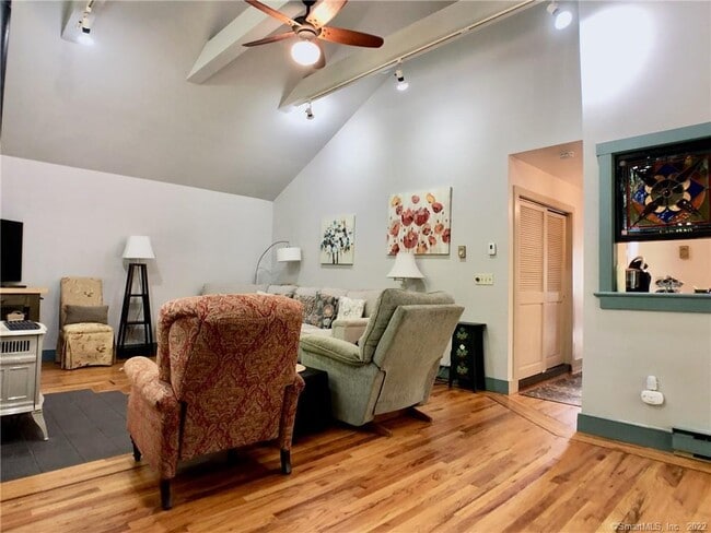 Photo - 5 Reservoir St Unit A