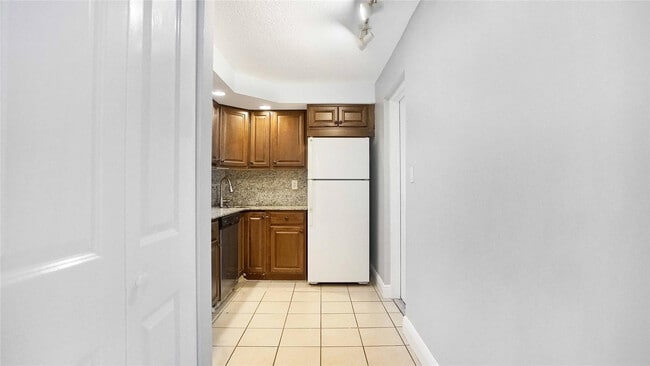 Photo - 3111 Oakland Shores Dr Unidad F108