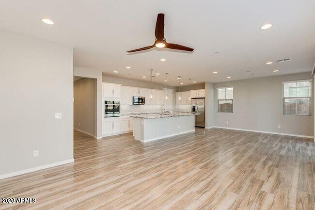 Photo - 1800 S Follett Way