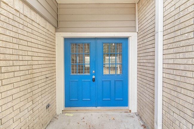 Photo - Spacious 4 bedroom 2 1/2 baths, 2 story for lease in the Elm Grove Village Subdivision - Kingwood