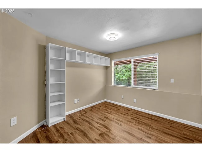 Photo - 1320 NW Maple Ln Unit B