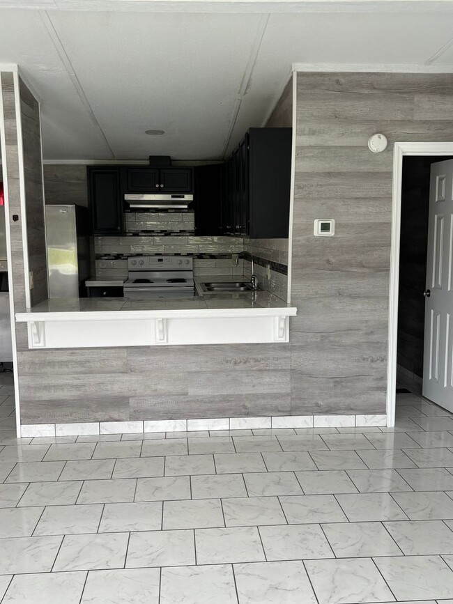 Photo - 1759 Embarcadero Ave