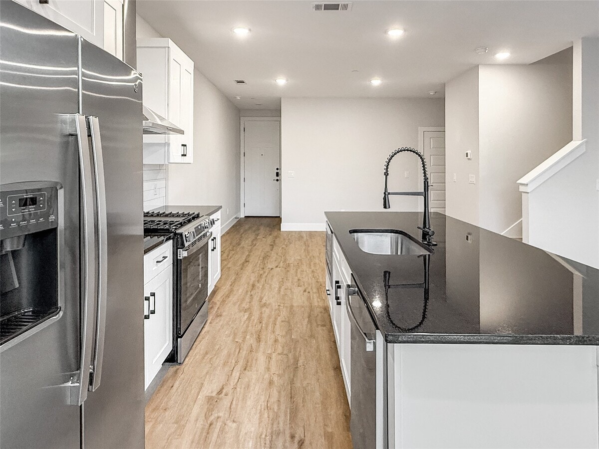 Photo - 5611 Mobeetie Lp