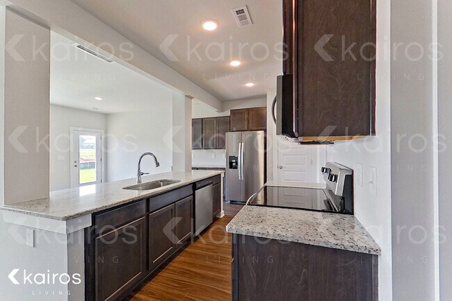 6109 Stonewater Ct