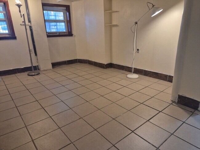 Photo - 4722 N Kennicott Ave