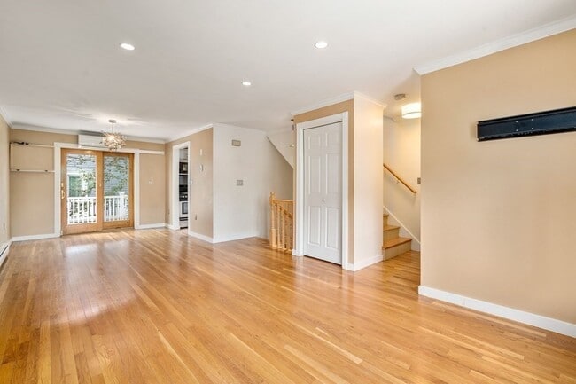 Photo - 157 W 3rd St Unit 156