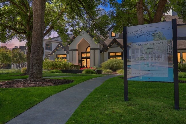 Building Photo - Huntington