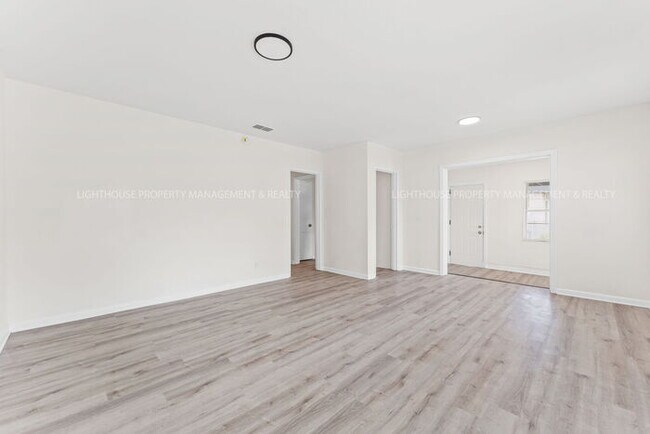 Photo - COMING SOON! 3 bed/1 bath!