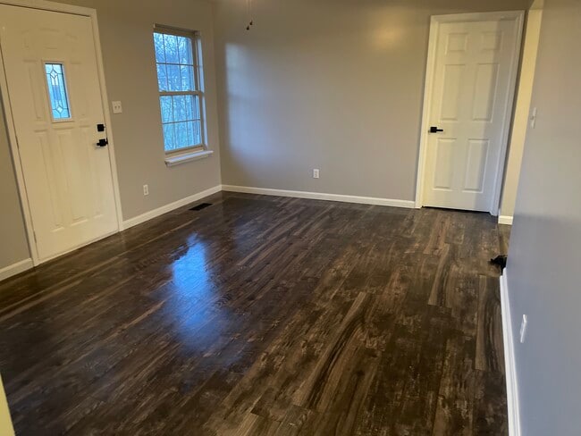 Photo - 291 Trevor Ct