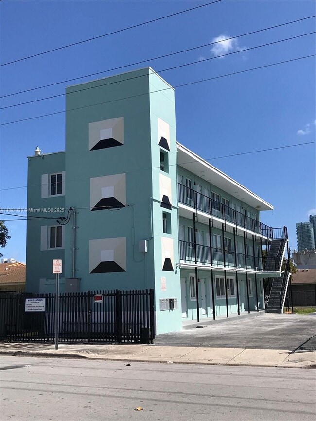 Photo - 1815 NW 1st Ct Apartment Unit 4