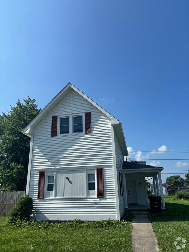 Building Photo - 2524 S B St Rental