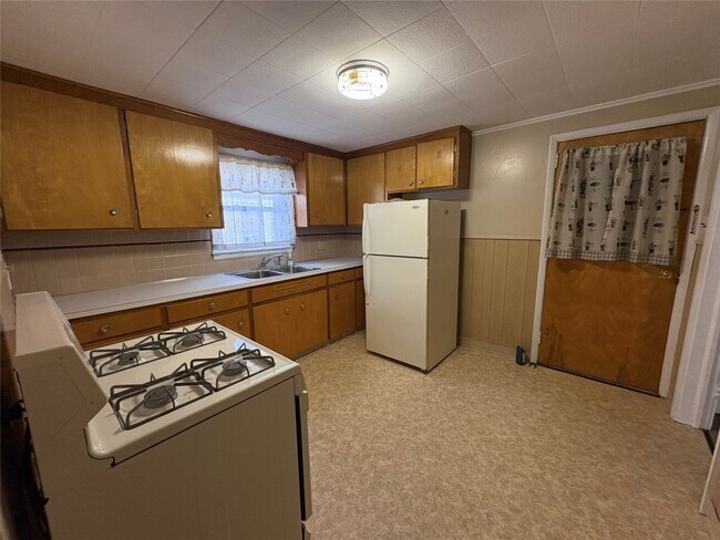 Photo - 308 Odell Ave