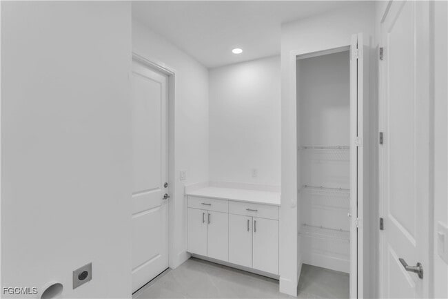 Photo - 3308 35th St W