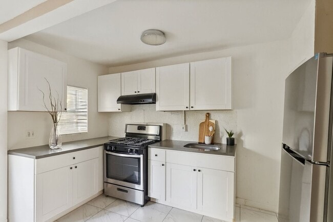 Photo - 358 E Upsal St