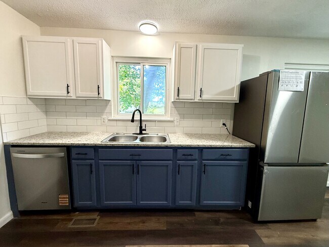 Photo - 6622 Gary Ln