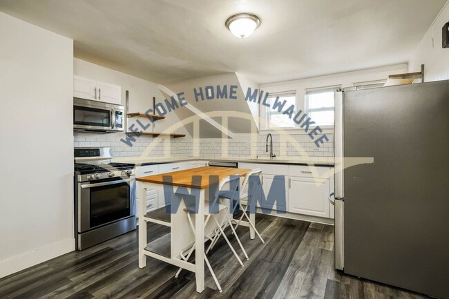 Building Photo - 7124 W Moltke Ave