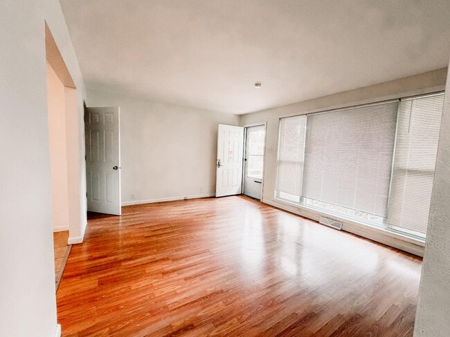 Photo - 10229 Edgefield Dr