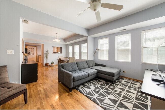 Photo - 1927 S Racine Ave