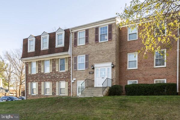 Photo - 730 Quince Orchard Blvd Condo