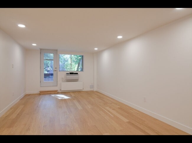 Photo - 4800 Maisonneuve Blvd W Unit 323