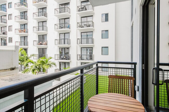 Photo - 221 SW 12th St Unidad FL5-ID136