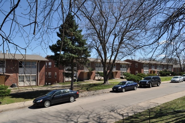 Photo - Hilltop Apartments