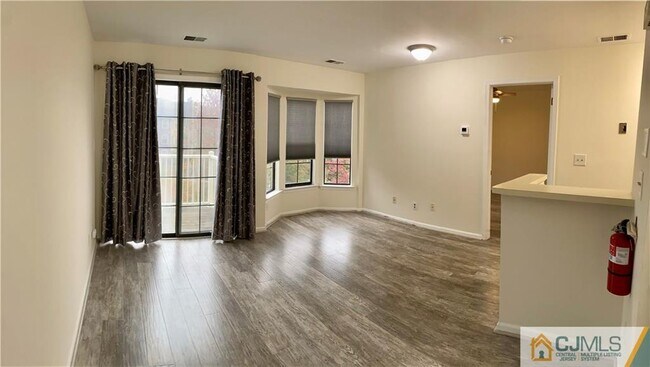 Photo - 127 Longfield Ct