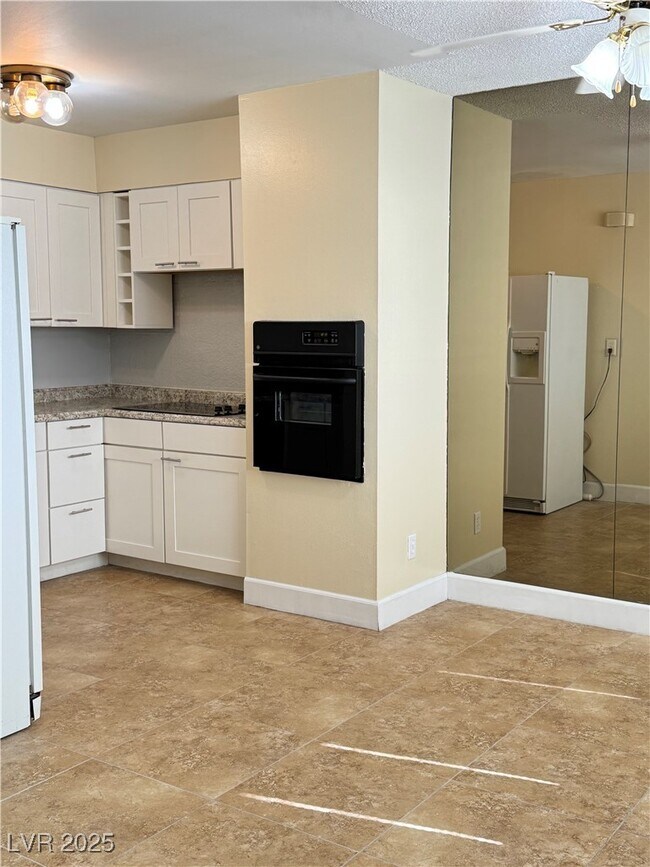 Photo - 350 E Desert Inn Rd Unit F104