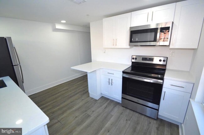 Building Photo - 211 E Union St Unit 5