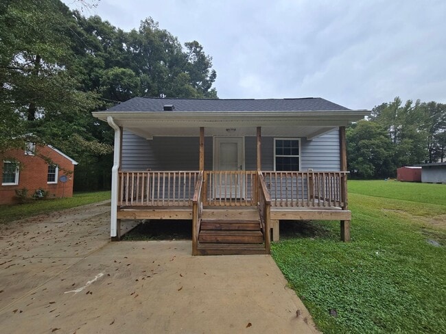 Building Photo - NEW LISTING!!!!!