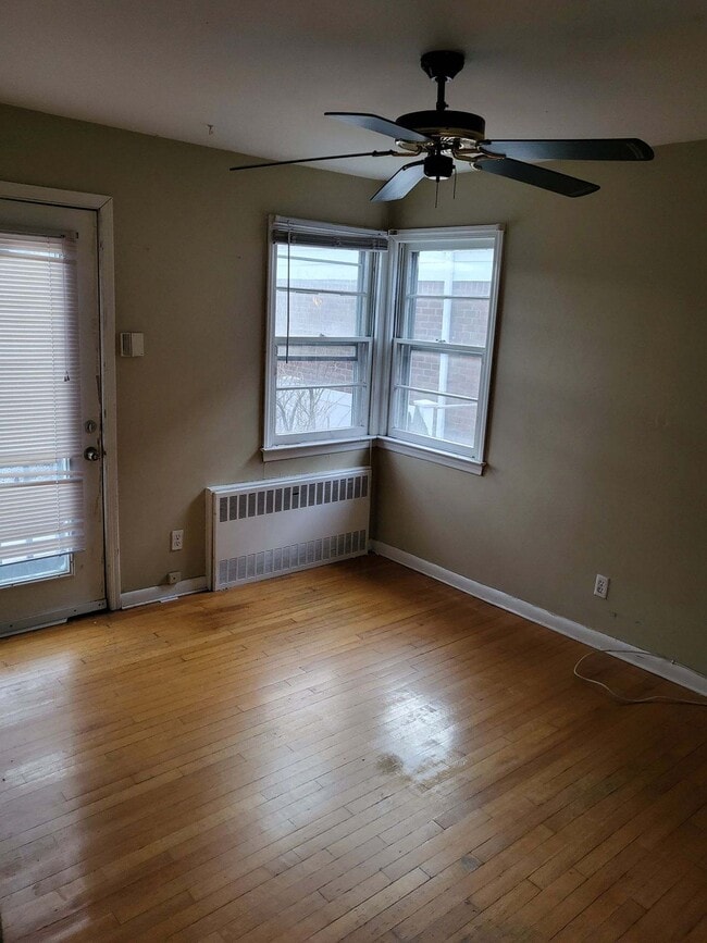 Photo - 128 E Maple St Unit Lg 2Bdr +yd+ basement
