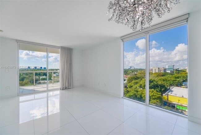 Building Photo - 1401 SW 22nd St Unit 901