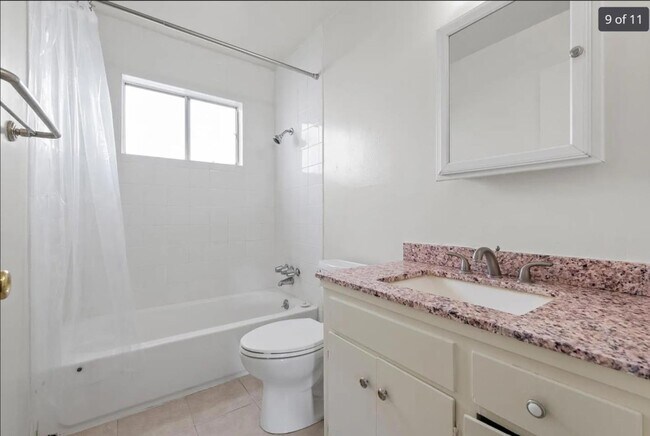 Photo - 861 Burbank Dr