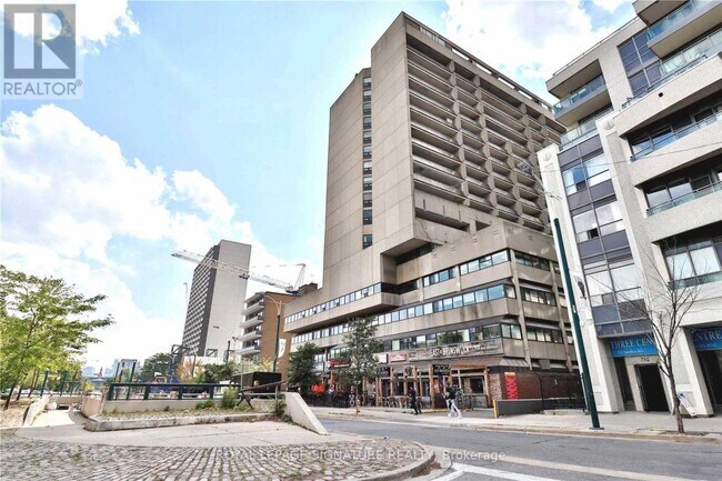 Photo - 720 Spadina Ave. Unit 1606