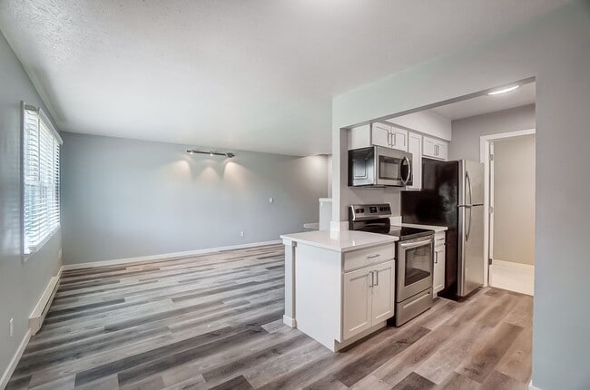 Chardon Place Apartments and Townhomes