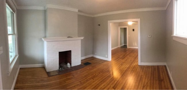 Photo - 4222 Broadway