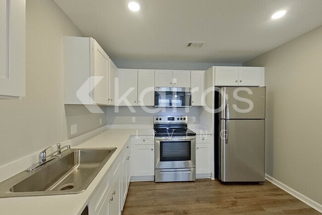 156 Cottage Grove Rd
