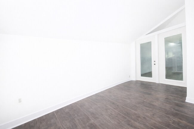 Photo - 265 Center St