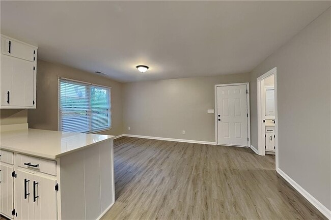 Photo - 1100 Lake Dr