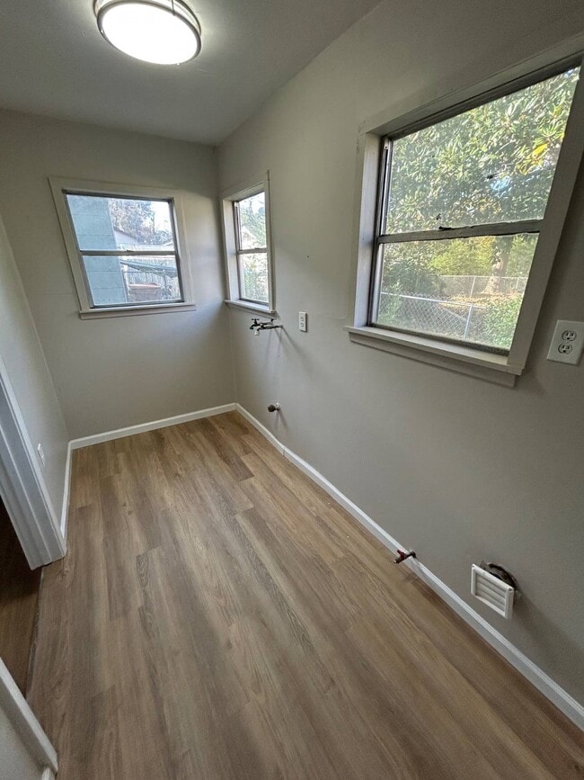 Photo - 815 W Main St