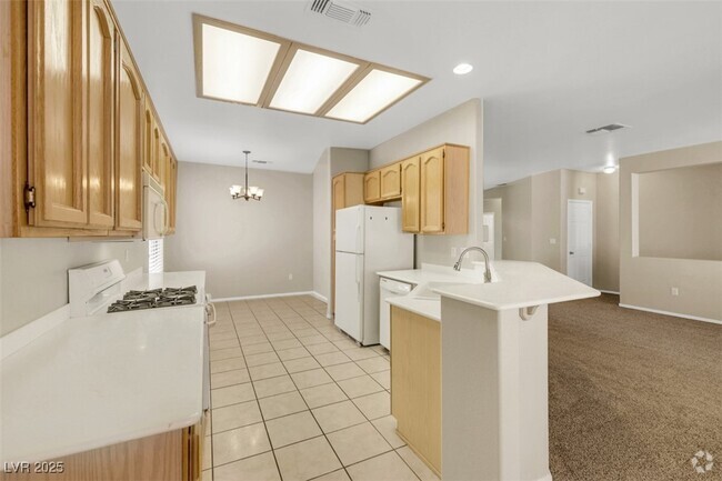 Building Photo - 495 Elm Crest Pl Rental