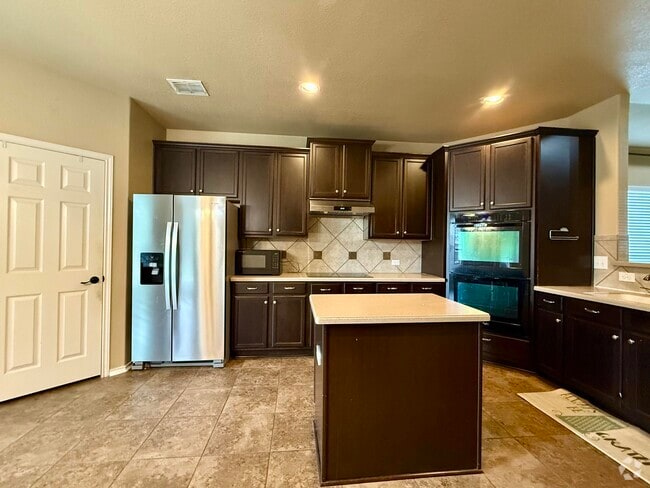 Building Photo - 8018 Grissom Crest Rental