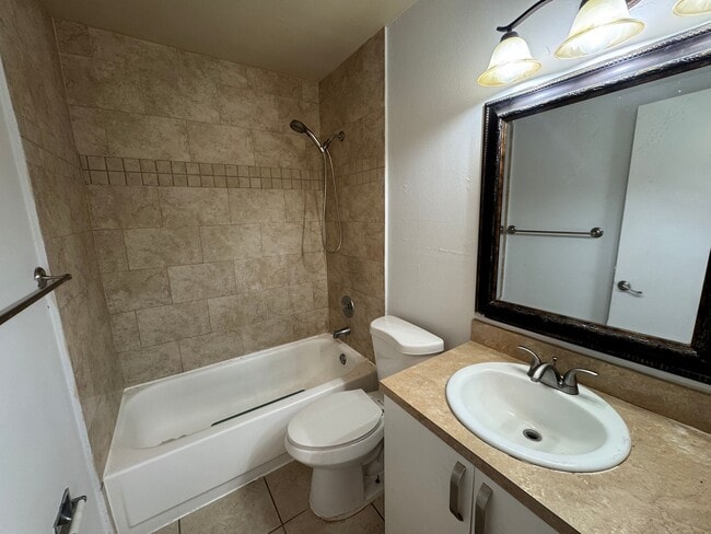 Building Photo - 4501 Treehouse Ln