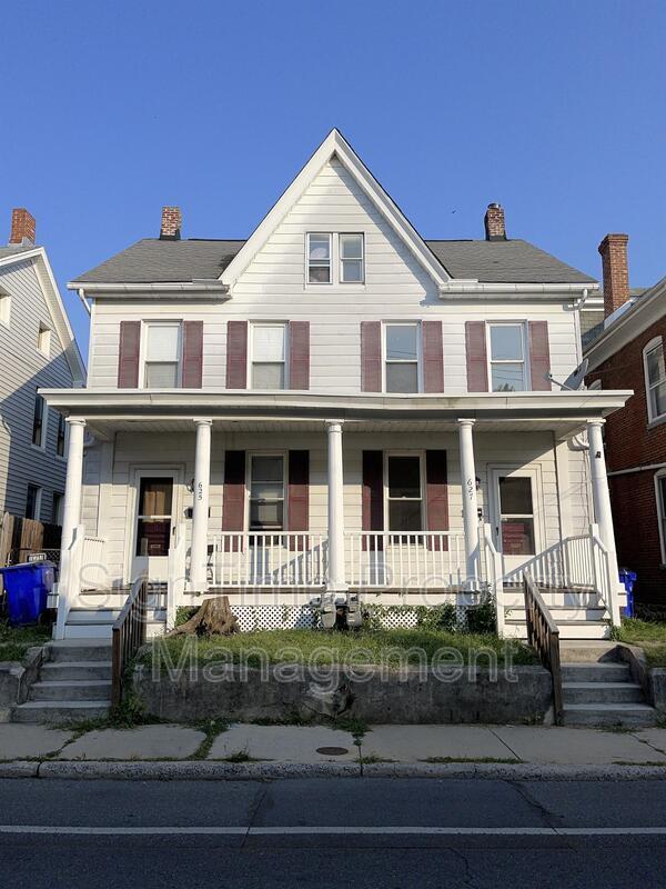 Building Photo - 627 N Mulberry St