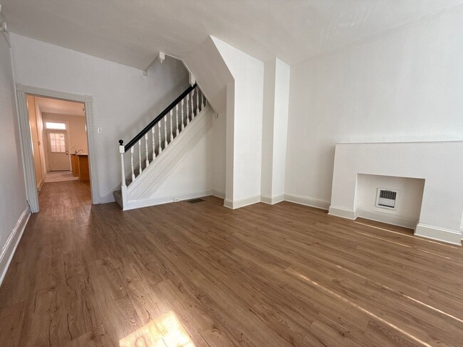 Photo - 450 E Lorraine Ave
