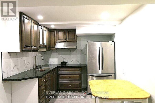 Photo - 4 Hepatica St